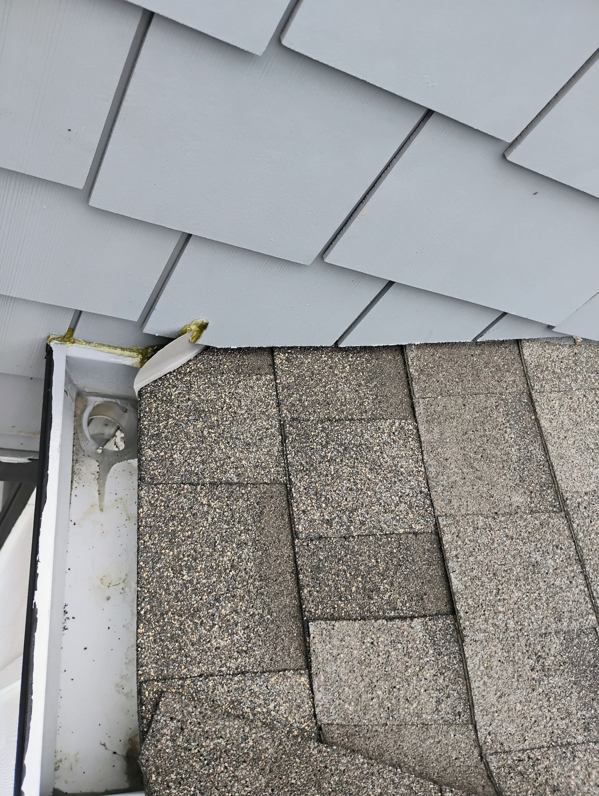 How a Missing Kick-Out Flashing Causes Wall Leaks image